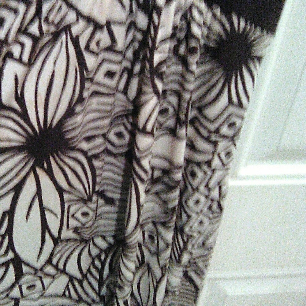 Dress - Picture 3 of 6